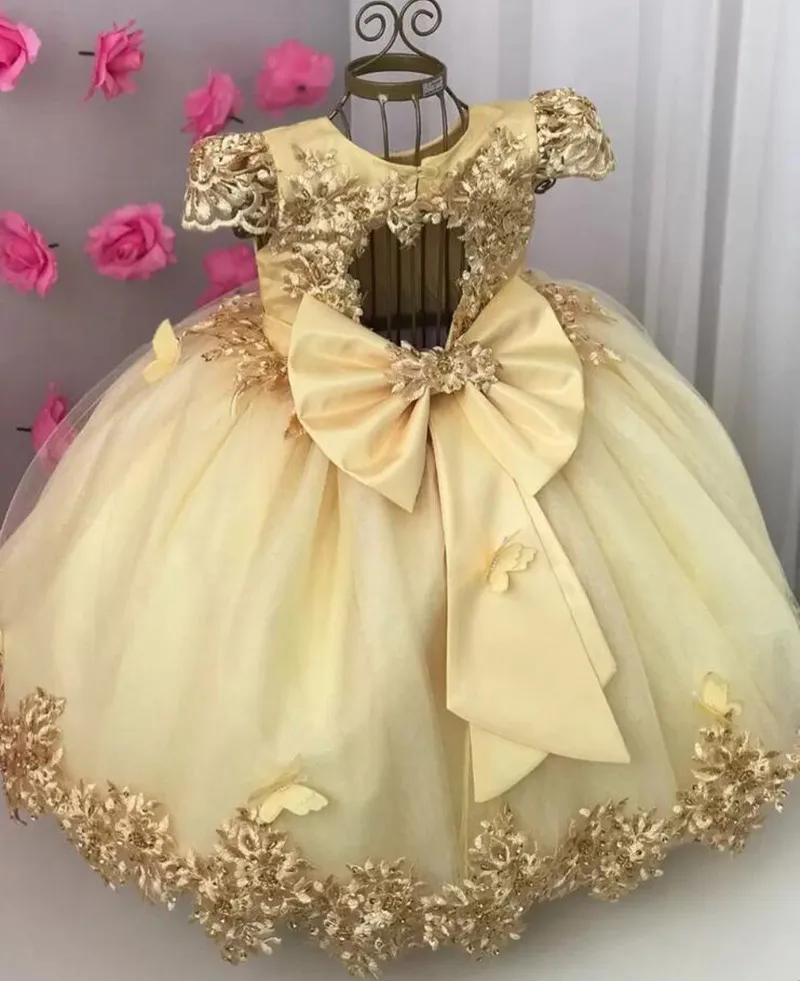Cute Baby Girl Dress Lace Applique O Neck Little Princess Birthday Party Gown Keyhole Back New Christmas Dress Big Bow
Cute Baby Girl Dress Lace Applique O Neck Little Princess Birthday Party Gown Keyhole Back New Christmas Dress Big Bow