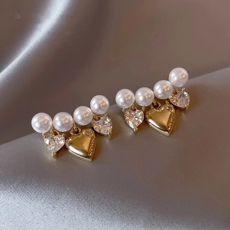 2022 New Design Pearl Metal Heart Pendant Elegant Accessory Gift For Korean Fashion jewelry Party Woman Girls
2022 New Design Pearl Metal Heart Pendant Elegant Accessory Gift For Korean Fashion jewelry Party Woman Girls