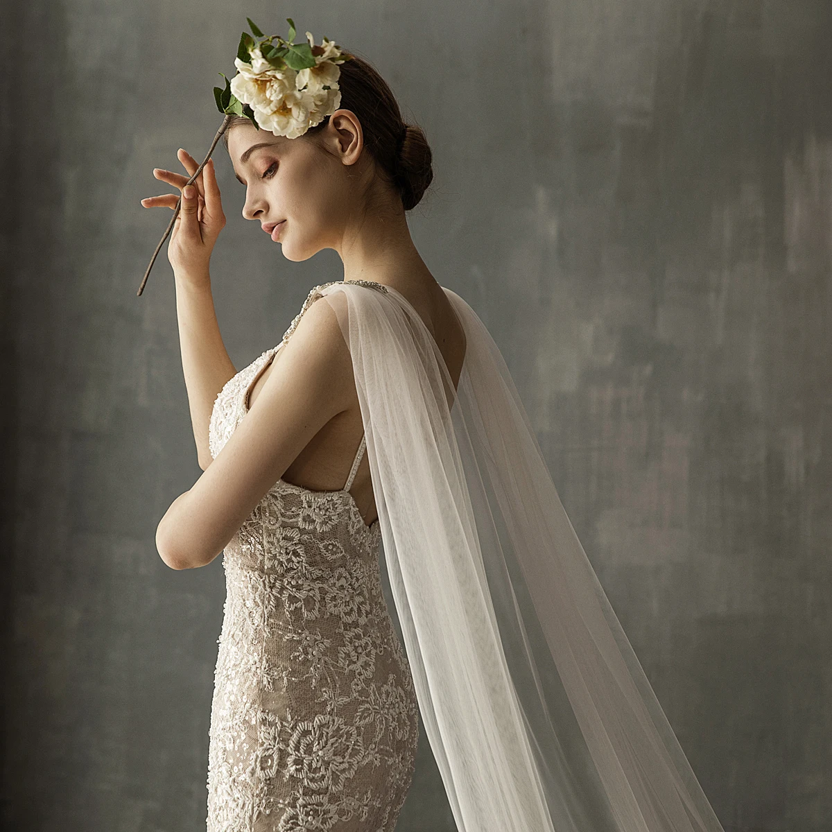 V642 Exquisite Wedding Bridal Veil Soft Tulle Pearl-Crystal Piece Handmade Brides Veil Women Marriage Accessories
V642 Exquisite Wedding Bridal Veil Soft Tulle Pearl-Crystal Piece Handmade Brides Veil Women Marriage Accessories