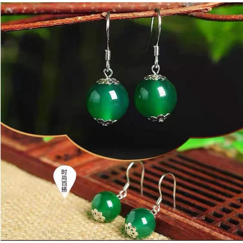 Серебристо-зеленый агат ушной крючок
Серебристо-зеленый агат ушной крючок