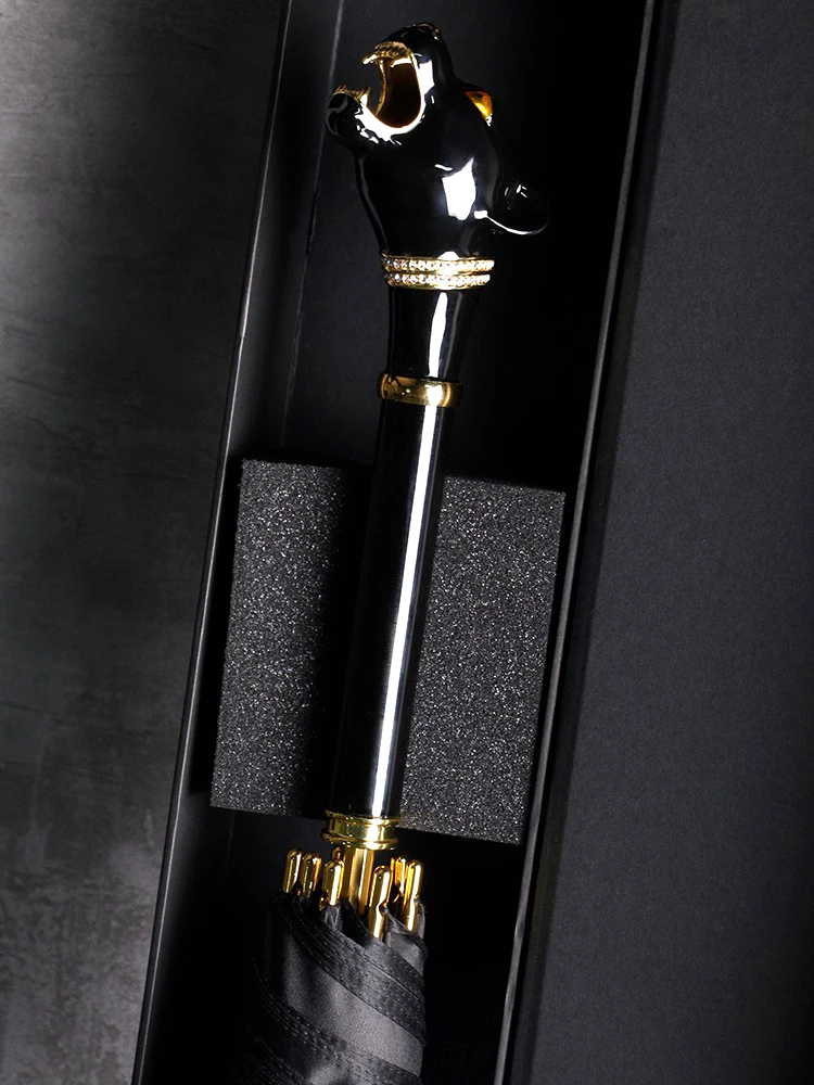 Черный женский зонт с головкой леопарда
Черный женский зонт с головкой леопарда