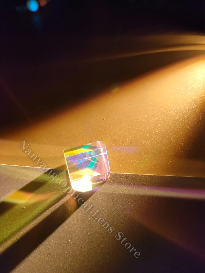 Small house shape Catcher Light Cube color prism Sun touch hands children physics science surprise birthday gift for children
Small house shape Catcher Light Cube color prism Sun touch hands children physics science surprise birthday gift for children