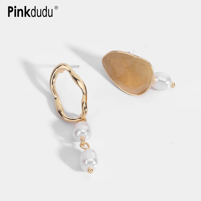 Pinkdudu Asymmetric Imitation Pearl Pendant Drop Fashion Personality Gold Plated Geometric Stud Earring for Women Gifts PD486
Pinkdudu Asymmetric Imitation Pearl Pendant Drop Fashion Personality Gold Plated Geometric Stud Earring for Women Gifts PD486