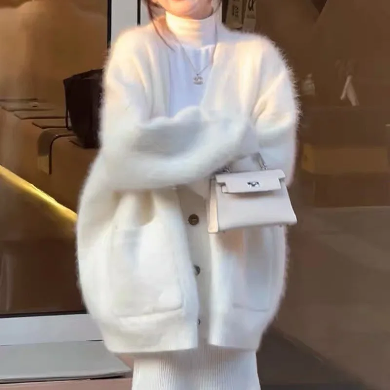 Korean New Soft Glutinous Knitted Sweater Autumn Winter Female Warm Loose Coat Lazy Gentle Cardigan Women's Sweet V-neck Outwear
Korean New Soft Glutinous Knitted Sweater Autumn Winter Female Warm Loose Coat Lazy Gentle Cardigan Women's Sweet V-neck Outwear