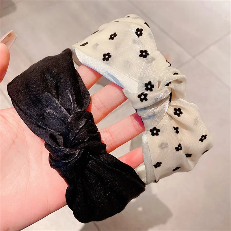 Elegant Knotted Wide Edge Yarn Headband Hair Accessories Women White Embroidered Little Flower Pressed Hairband Headdress Girls
Elegant Knotted Wide Edge Yarn Headband Hair Accessories Women White Embroidered Little Flower Pressed Hairband Headdress Girls