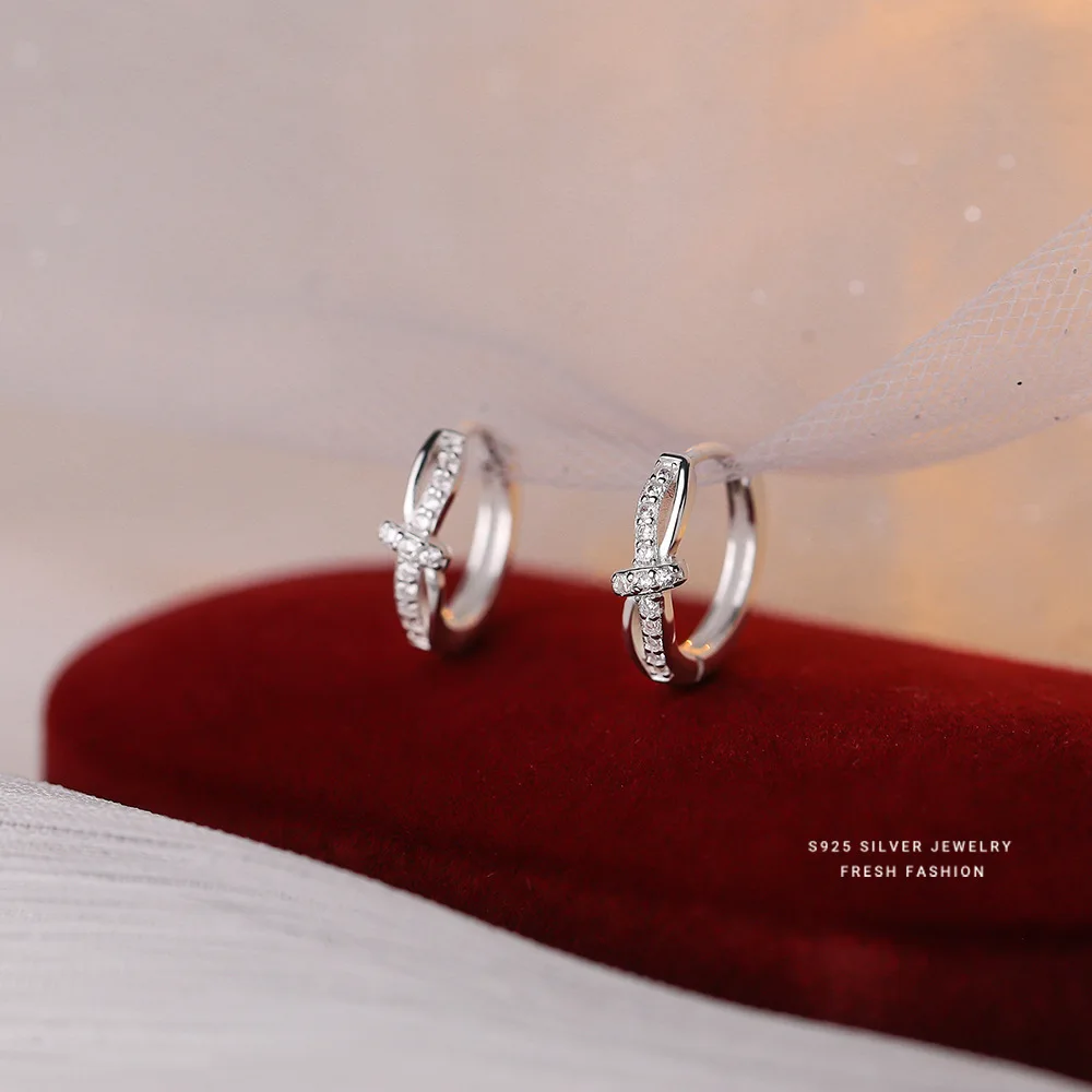 s925 sterling silver twist pavé earrings women's light luxury temperament simple and exquisite all-match jewelry gift
s925 sterling silver twist pavé earrings women's light luxury temperament simple and exquisite all-match jewelry gift