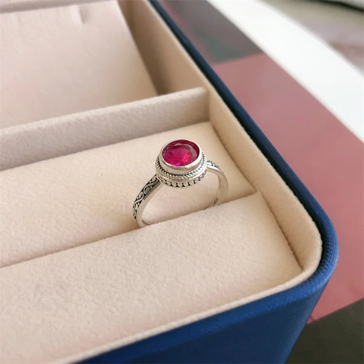 S925 Sterling Silver Carmine Zircon Ring Push-Pull Design Heavy Industry Light Luxury Single Ring Temperament Jewelry Ring
S925 Sterling Silver Carmine Zircon Ring Push-Pull Design Heavy Industry Light Luxury Single Ring Temperament Jewelry Ring