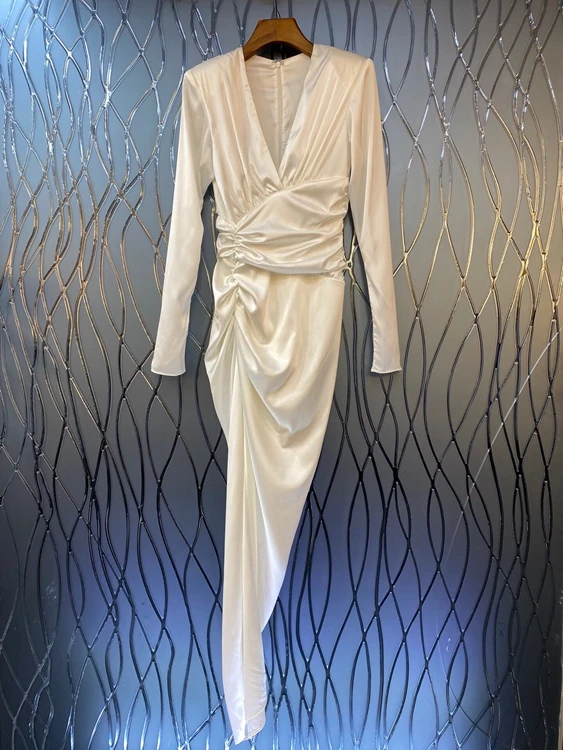 2022 new women fashion long-sleeved V-neck shoulder pad pleated feminine long dress high-end dress 415
2022 new women fashion long-sleeved V-neck shoulder pad pleated feminine long dress high-end dress 415