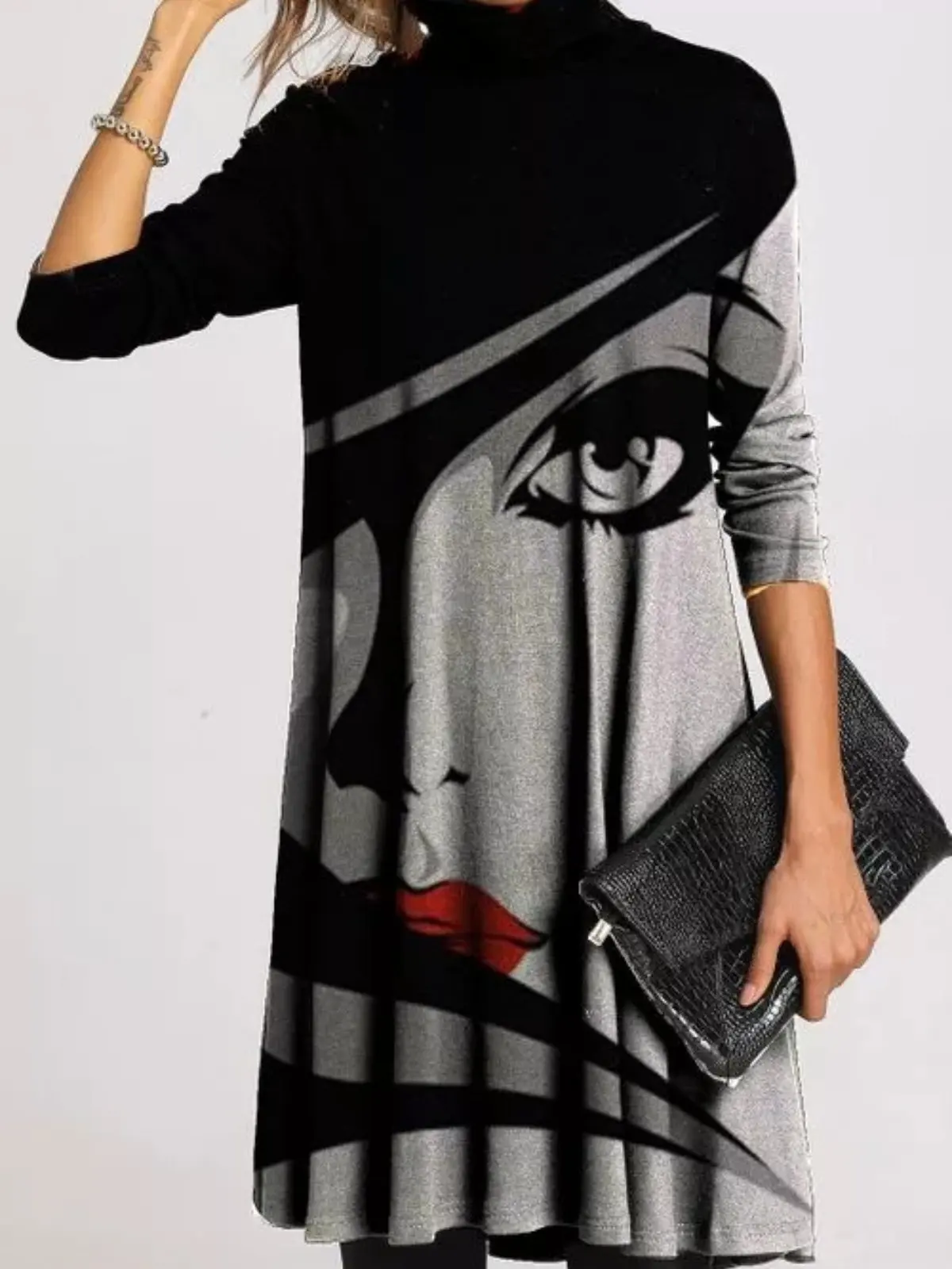 Spring and Autumn 2022 European and American women's fashion printed half high collar long sleeve loose dress
Spring and Autumn 2022 European and American women's fashion printed half high collar long sleeve loose dress