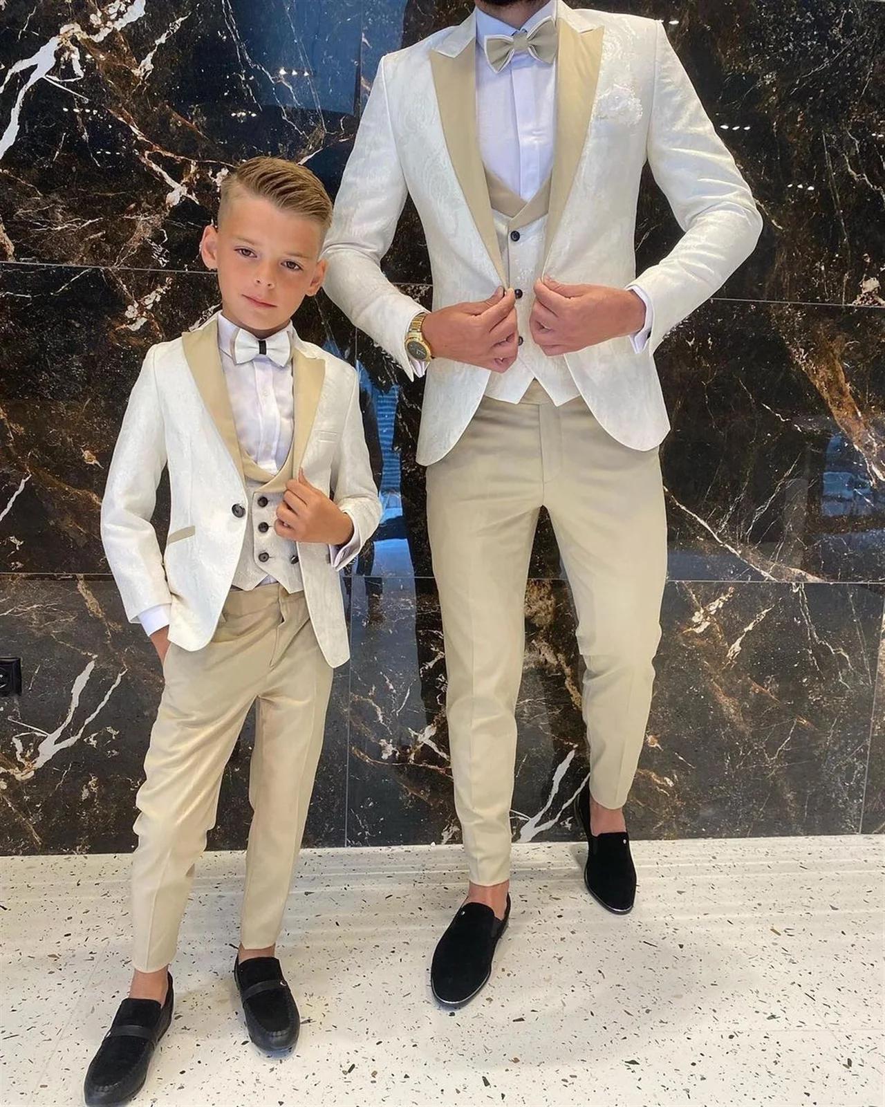 Wedding Suit Groom White Floral Tuxedo Slim Fit Men Prom Suit Full Gentleman Costume 3 Pieces (Jacket+Vest+Pants)
Wedding Suit Groom White Floral Tuxedo Slim Fit Men Prom Suit Full Gentleman Costume 3 Pieces (Jacket+Vest+Pants)