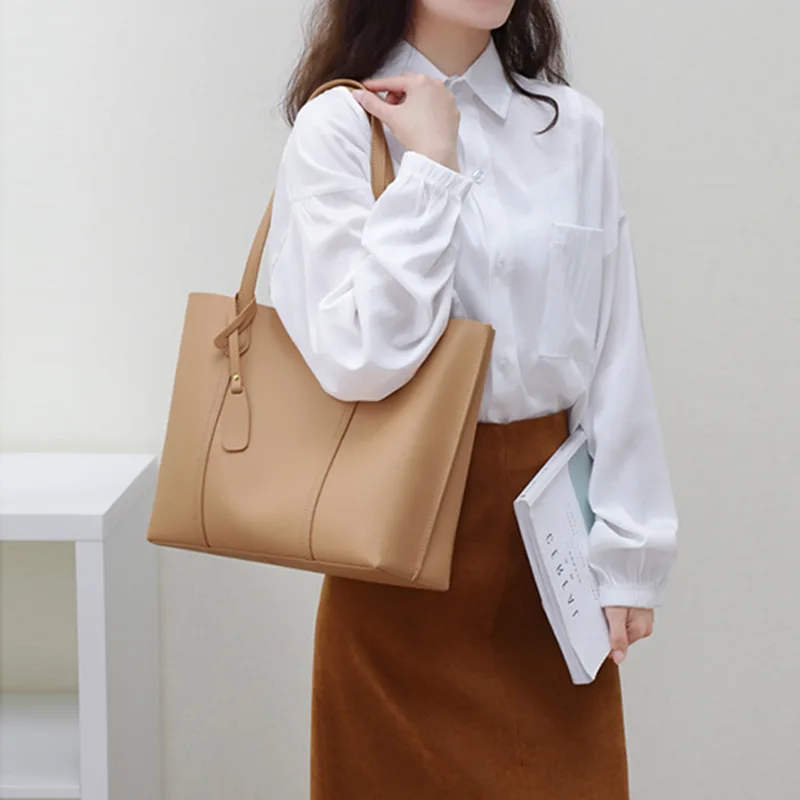 Leather Women's Bag New High-end One Shoulder Bag Handbag Large Capacity Simple Luxury Fashion College Style Retro Commuting
Leather Women's Bag New High-end One Shoulder Bag Handbag Large Capacity Simple Luxury Fashion College Style Retro Commuting