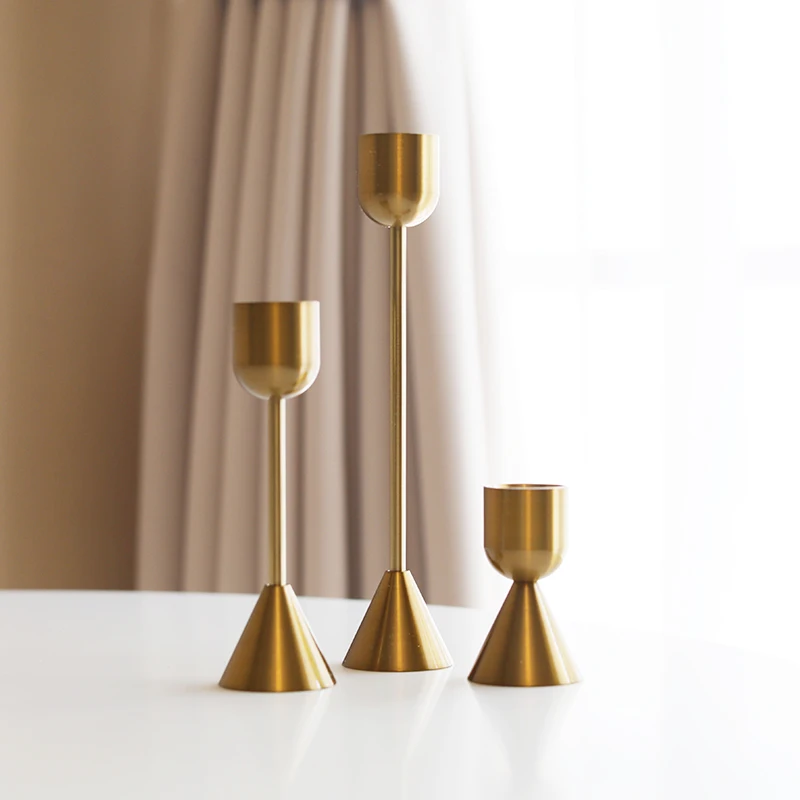 Interior Golden Candle Holder Wedding Luxury Brass Pillar Candle Holder Sticks Vintage Cup Decoration Mariage Home Decoration
Interior Golden Candle Holder Wedding Luxury Brass Pillar Candle Holder Sticks Vintage Cup Decoration Mariage Home Decoration