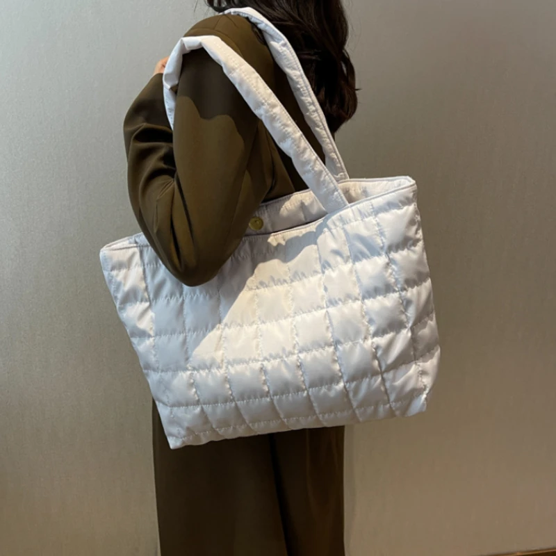 Large Capacity Winter Shoulder Bag New Solid Nylon Handbags Cotton Casual Tote Bags For Women Fashion Top Handle Bag
Large Capacity Winter Shoulder Bag New Solid Nylon Handbags Cotton Casual Tote Bags For Women Fashion Top Handle Bag