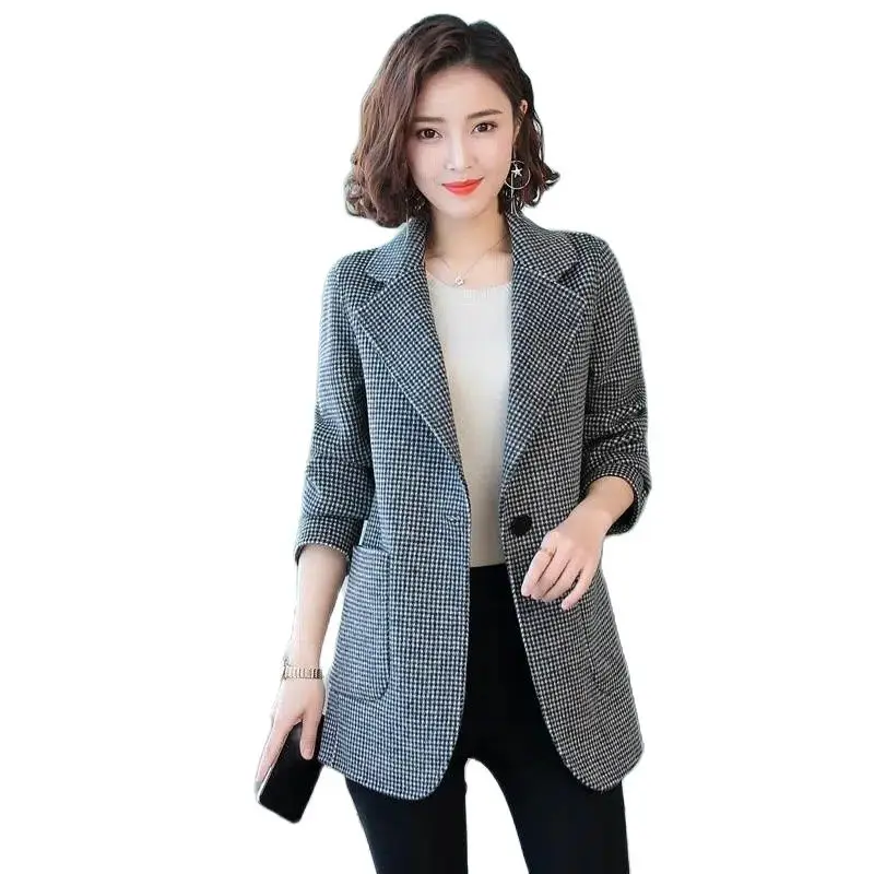 2022 Autumn New Slim Jacket Plaid Temperament Women Woolen Coat Suit Collar One Button Pockets Solid Korean Tops Female Outwear
2022 Autumn New Slim Jacket Plaid Temperament Women Woolen Coat Suit Collar One Button Pockets Solid Korean Tops Female Outwear