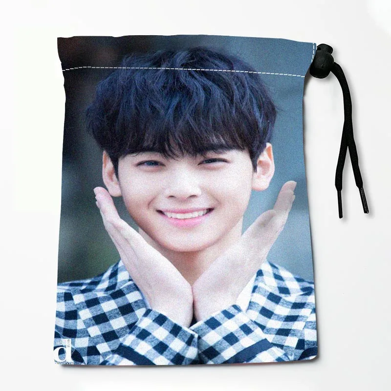 Сумка на шнурке Cha EunWoo праздничные аксессуары 25x32 см персиковая ткань многоразовая сумка для хранения одежды Сумка Для Таро
Сумка на шнурке Cha EunWoo праздничные аксессуары 25x32 см персиковая ткань многоразовая сумка для хранения одежды Сумка Для Таро