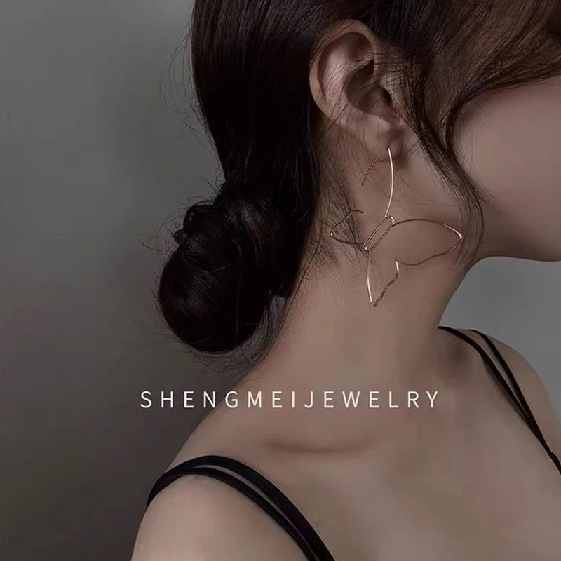 Hollow Butterfly Flower Retro Personality Ear Line Simple Design Temperament 2022 New Fairy Ear Buckle Ins Cold Wind
Hollow Butterfly Flower Retro Personality Ear Line Simple Design Temperament 2022 New Fairy Ear Buckle Ins Cold Wind