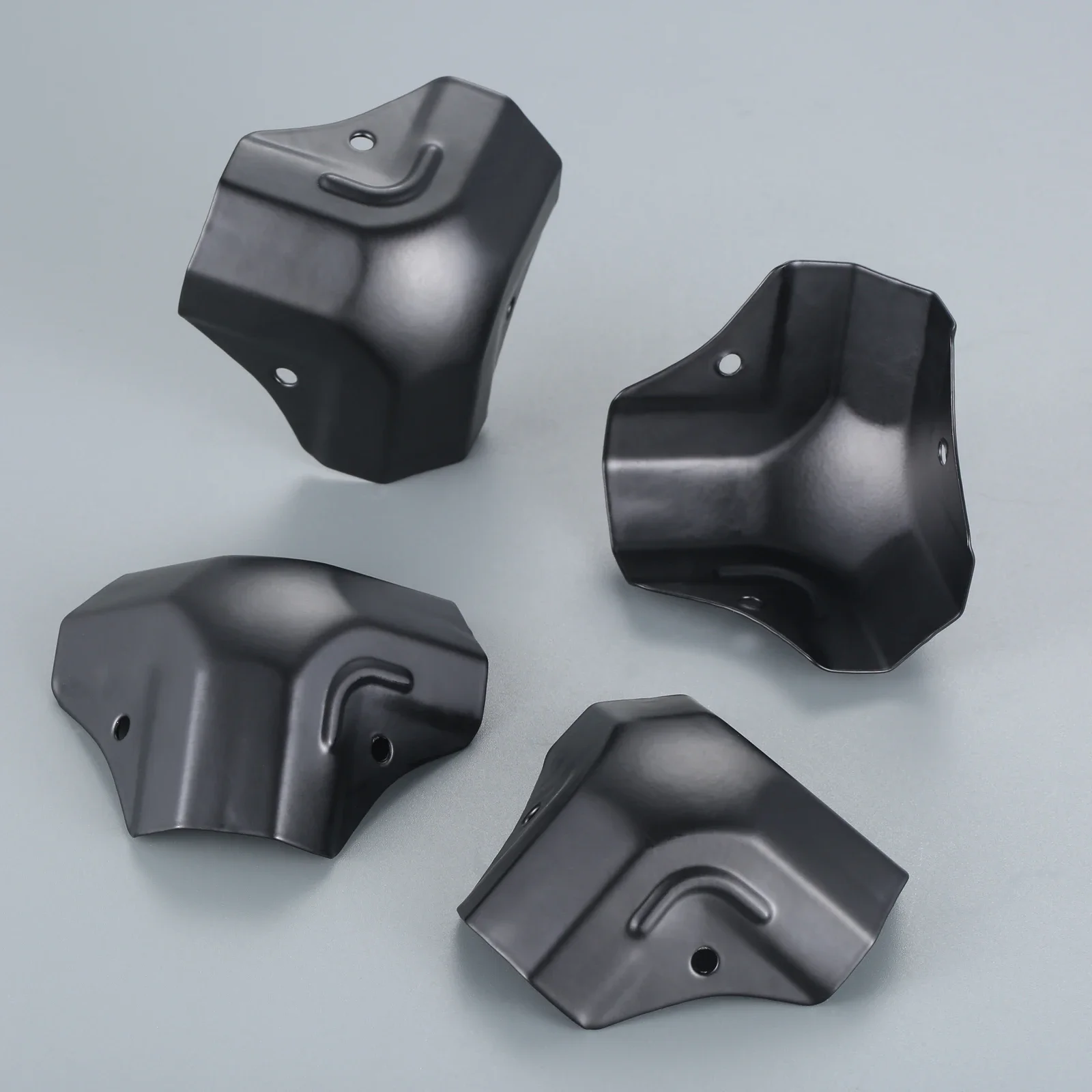 Алюминиевые угловые защитные кронштейны 4 шт., черные
Алюминиевые угловые защитные кронштейны 4 шт., черные