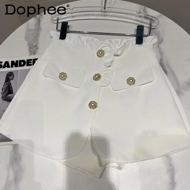 2022 Spring Summer New Chic Pearl Metal Buckle Ruffles Shorts for Women High Waist Black White Casual Shorts Female Short Pants
2022 Spring Summer New Chic Pearl Metal Buckle Ruffles Shorts for Women High Waist Black White Casual Shorts Female Short Pants