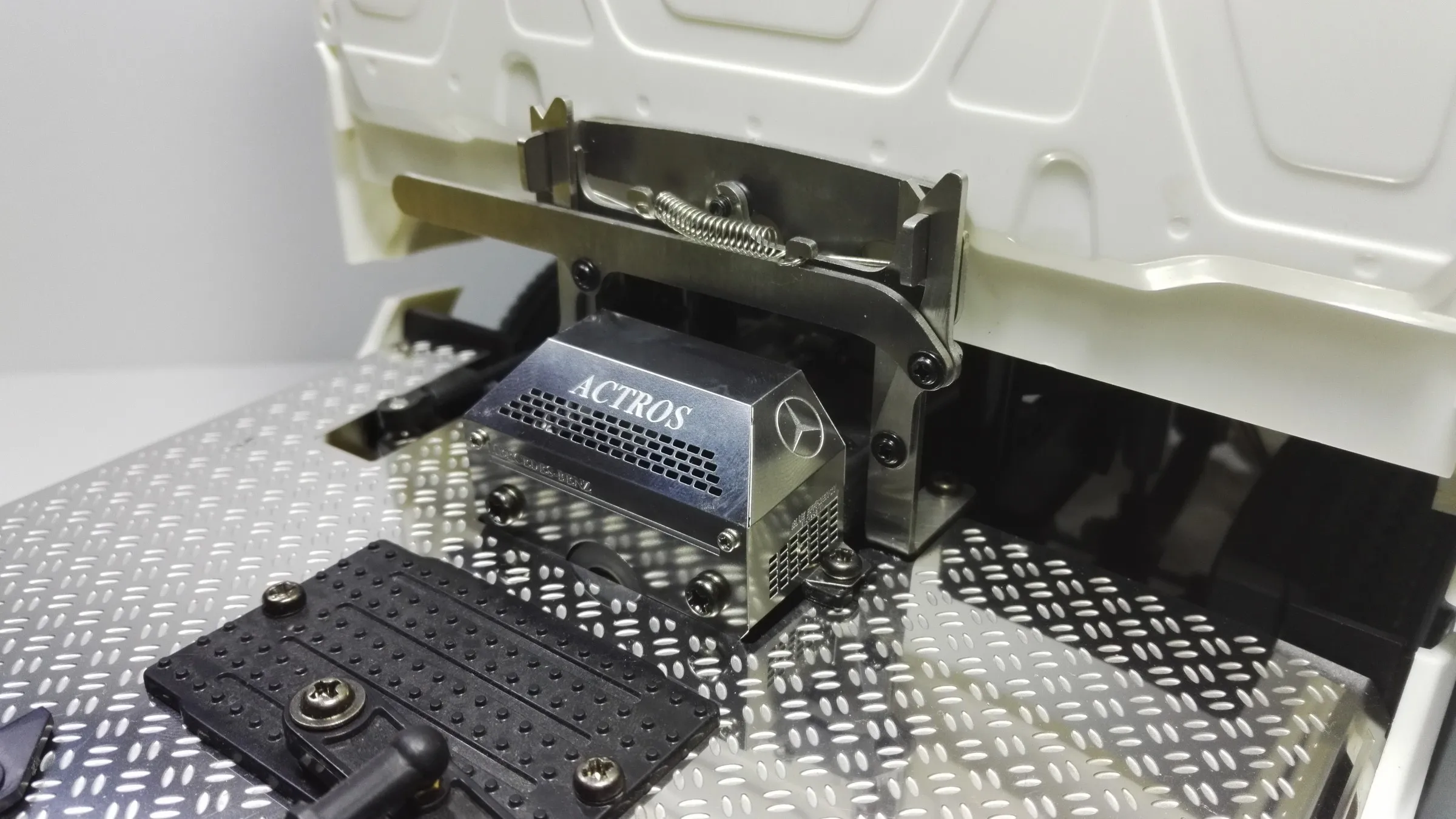 Hood of Engine Gearbox Wave Box for 1/14 Tamiya Truck Tractor Benz 56348 3363 1851 1/14 Truck Accessories Tamiya LESU For Benz
Hood of Engine Gearbox Wave Box for 1/14 Tamiya Truck Tractor Benz 56348 3363 1851 1/14 Truck Accessories Tamiya LESU For Benz