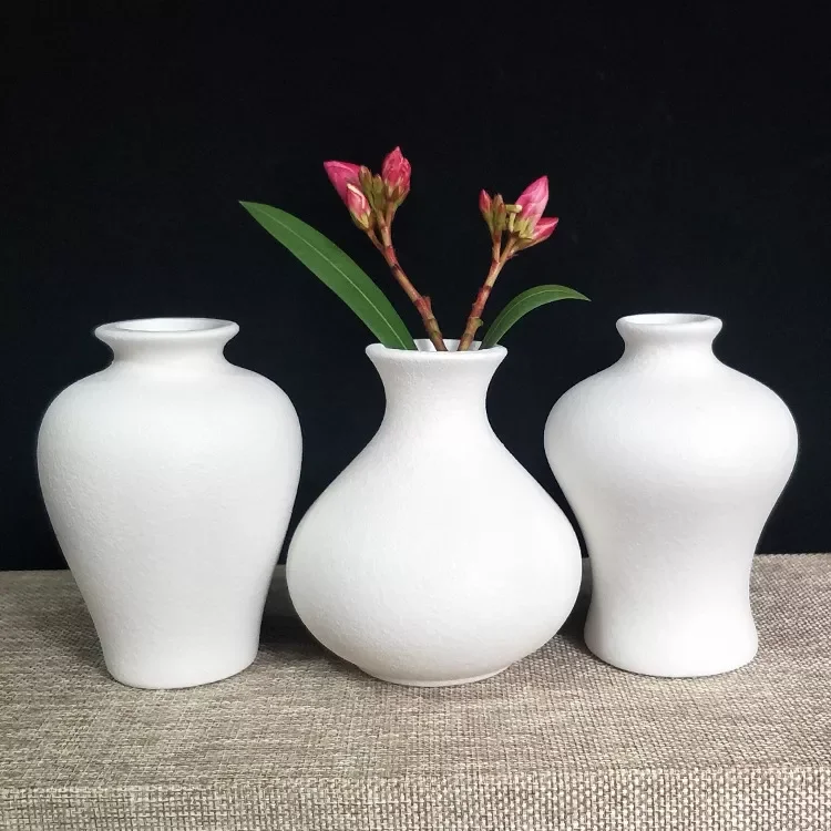 1pc White Ceramic Crafts Vase Rough Pottery Glazed Matte European Flower Vase Home Decorations Small Table Vase
1pc White Ceramic Crafts Vase Rough Pottery Glazed Matte European Flower Vase Home Decorations Small Table Vase