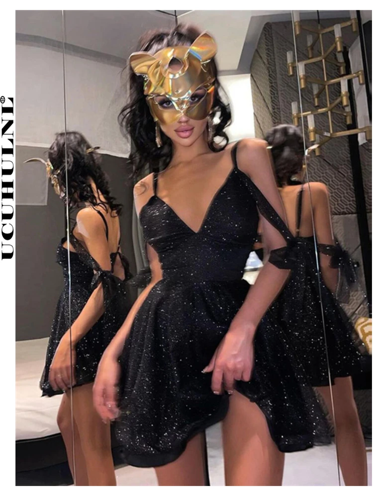 Women Mini Dress Summer Lace Up V Neck Strap Bling Glitter Bandage Backless Pleated Dress Y2K Party Club Festival Elegant 2022
Women Mini Dress Summer Lace Up V Neck Strap Bling Glitter Bandage Backless Pleated Dress Y2K Party Club Festival Elegant 2022