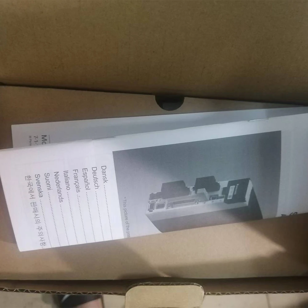 Совершенно новый оригинальный телефон с функцией водителя
Совершенно новый оригинальный телефон с функцией водителя