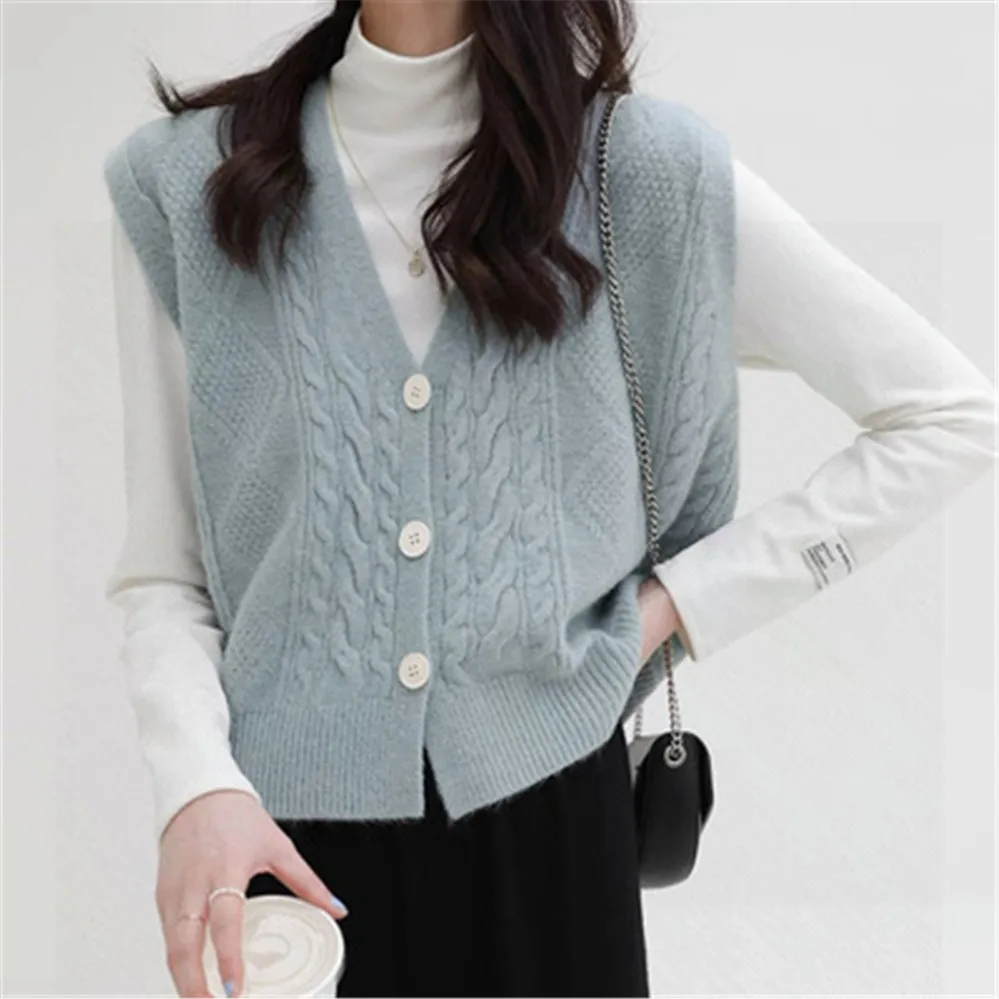 Women's Sleeveless Knitted Vest Elegant Simple Classic Warm All-Over Elegant V-Neck Vest
Women's Sleeveless Knitted Vest Elegant Simple Classic Warm All-Over Elegant V-Neck Vest