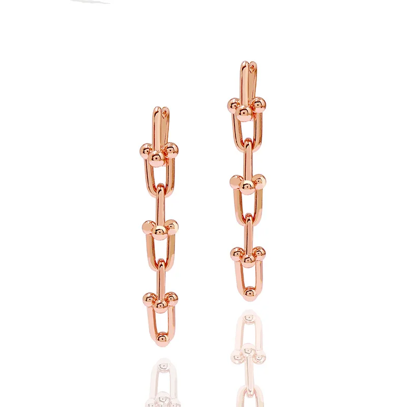 High Quality Women U Shape Earrings Six Section Horseshoe Buckle Thick Version Letter U Earrings Luxury Fashion Jewelry Gift
High Quality Women U Shape Earrings Six Section Horseshoe Buckle Thick Version Letter U Earrings Luxury Fashion Jewelry Gift