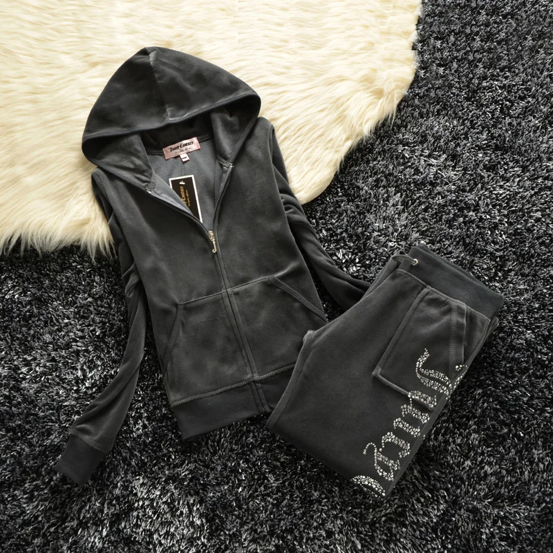 2024 Women Velvet Juicy Tracksuit Coutoure Track Suit Two Piece Set Juicy Corture Sweatsuits Tracksuit With Pocket and Diamond
2024 Women Velvet Juicy Tracksuit Coutoure Track Suit Two Piece Set Juicy Corture Sweatsuits Tracksuit With Pocket and Diamond