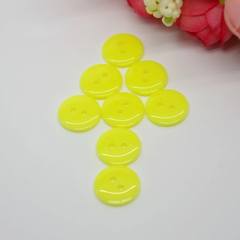 50PCs Decorative Buttons Yellow 2 Holes 12.5mm Sewing Resin Buttons Flatblck Scrapbooking accesorio de costura
50PCs Decorative Buttons Yellow 2 Holes 12.5mm Sewing Resin Buttons Flatblck Scrapbooking accesorio de costura