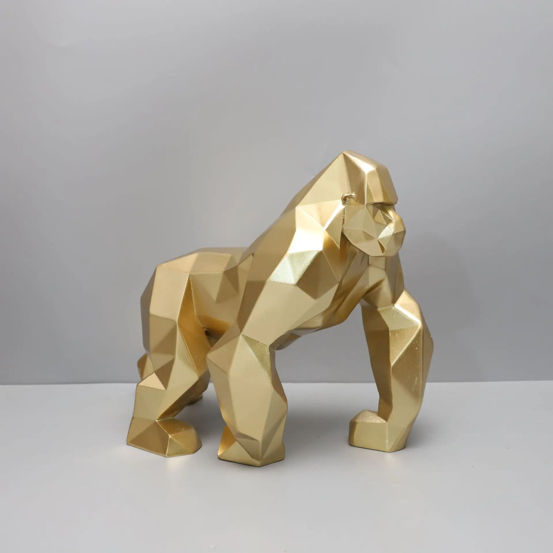 Modern simple creative resin orangutan decoration model room sales department bedroom study living room desktop porch jewelry
Modern simple creative resin orangutan decoration model room sales department bedroom study living room desktop porch jewelry