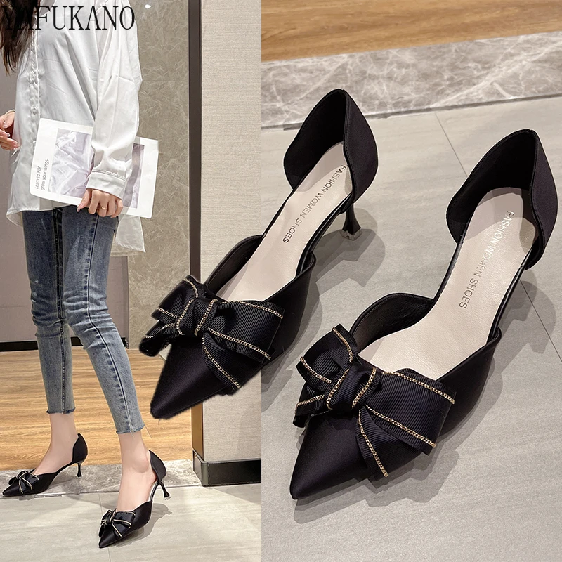 2022 New Fairy Style Mid Hollow Single Shoes 6cm Thin Heels Pointed Toe Bowknot High Heels Temperament Elegant Party Dress Pumps 
2022 New Fairy Style Mid Hollow Single Shoes 6cm Thin Heels Pointed Toe Bowknot High Heels Temperament Elegant Party Dress Pumps