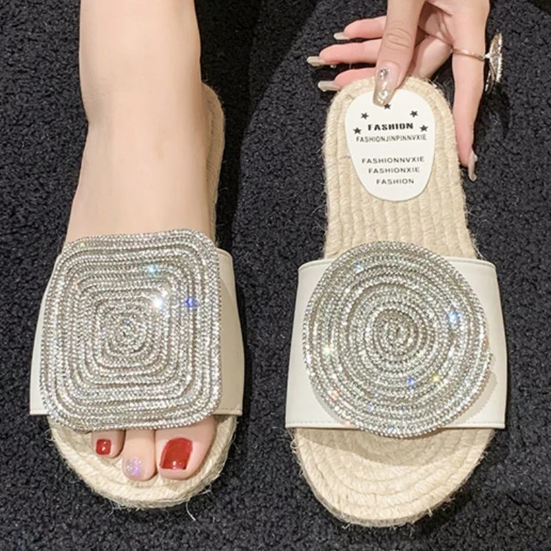 Summer Women's Sandals Fashion Shiny Rhinestone Round Button Solid Color Women's Slippers Women's Flat Bottom Casual Beach Shoes
Summer Women's Sandals Fashion Shiny Rhinestone Round Button Solid Color Women's Slippers Women's Flat Bottom Casual Beach Shoes