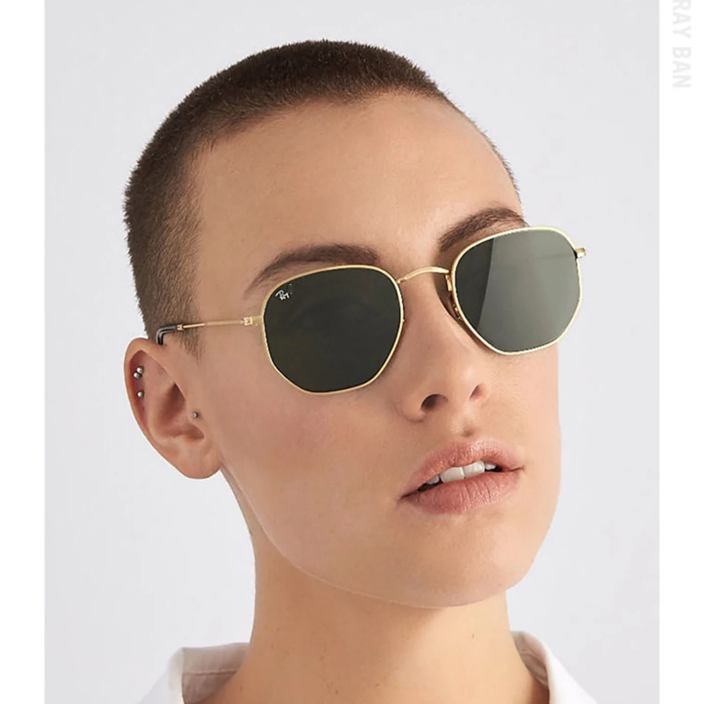 Men's Women's R&B Glass Square Sunglasses Fashion Big Face Personality Star Sunglasses Polygon Retro3548
Men's Women's R&B Glass Square Sunglasses Fashion Big Face Personality Star Sunglasses Polygon Retro3548