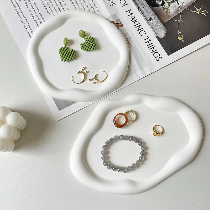 Irregular Round Tray Silicone Mold DIY Oval Jewelry Storage Plaster Silicone Mold INS Tray Ornament Mold Home Decoration
Irregular Round Tray Silicone Mold DIY Oval Jewelry Storage Plaster Silicone Mold INS Tray Ornament Mold Home Decoration