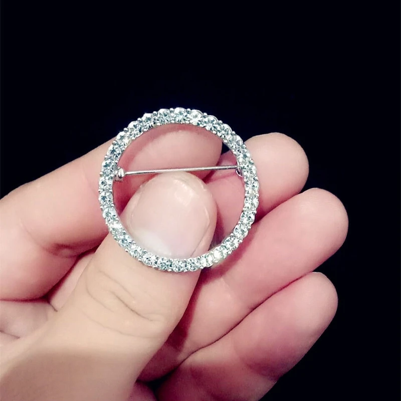Classic Reading Glasses Holder Brooches Round Crystals Pin Badge Scarf Pin Charm
Classic Reading Glasses Holder Brooches Round Crystals Pin Badge Scarf Pin Charm