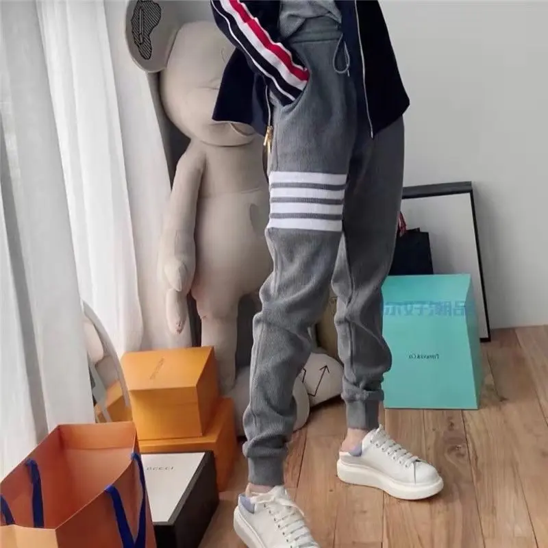 TB tide brand summer waffle pants spring and autumn 2022 gray four-bar men and women couple feet casual sports pants
TB tide brand summer waffle pants spring and autumn 2022 gray four-bar men and women couple feet casual sports pants