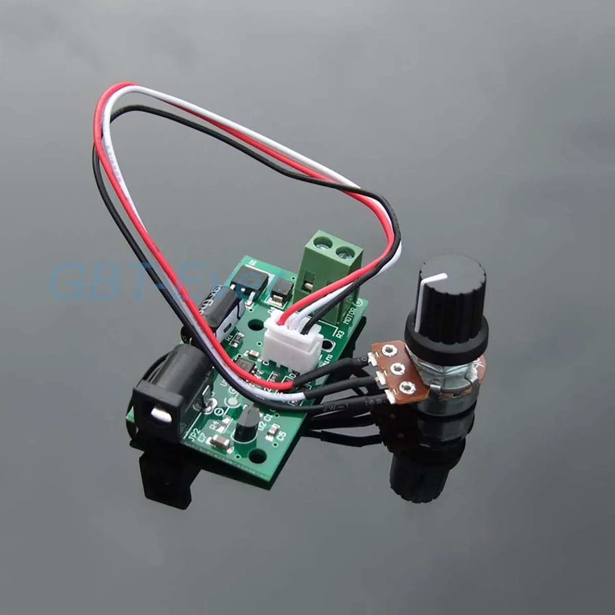 1Pcs Micro PWM DC Motor Speed Controller 6V 12V 24V 3A 28x50mm Small Speed Controller Board with Male Connector T12
1Pcs Micro PWM DC Motor Speed Controller 6V 12V 24V 3A 28x50mm Small Speed Controller Board with Male Connector T12