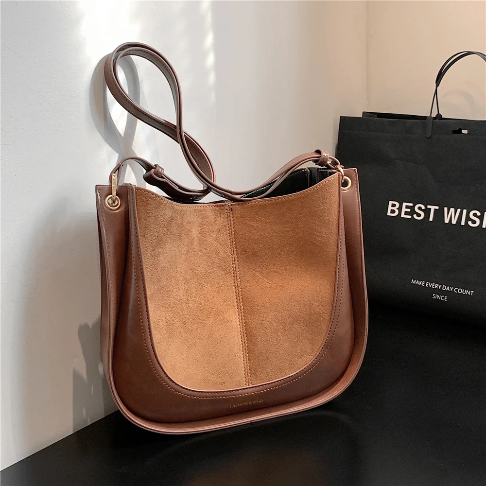 Toptrends Retro Suede Tote Shoulder Bags For Women 2022 Winter Trend Brand Designer High Capacity Bucket Work Ladies Handbags
Toptrends Retro Suede Tote Shoulder Bags For Women 2022 Winter Trend Brand Designer High Capacity Bucket Work Ladies Handbags