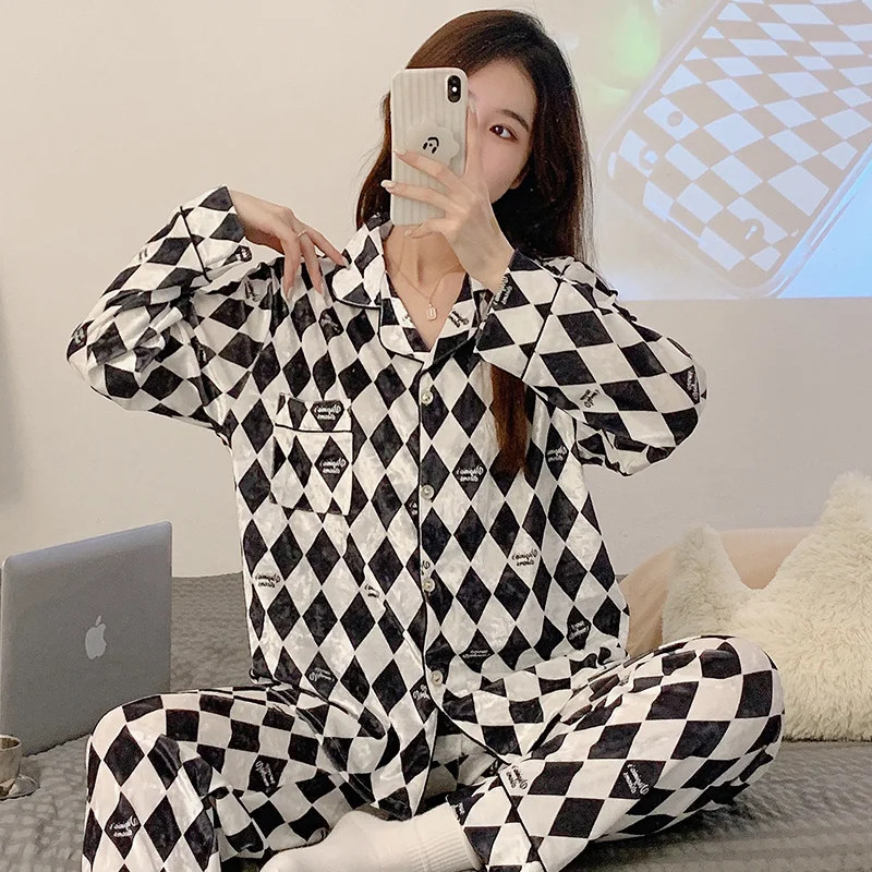 QUHENG Gold Velvet 2 pcs Women's Pajamas Sets Woman Lapel Design Suit Long Sleeve Trousers Set Home Clothes Sleepwear Sets
QUHENG Gold Velvet 2 pcs Women's Pajamas Sets Woman Lapel Design Suit Long Sleeve Trousers Set Home Clothes Sleepwear Sets