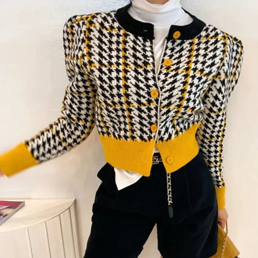 Buttons Houndstooth Plaid Puff Sleeve Women Sweater Cardigan Short Coat 2023 New Fall Knitted Vintage Top Fashion Chic Clothing
Buttons Houndstooth Plaid Puff Sleeve Women Sweater Cardigan Short Coat 2023 New Fall Knitted Vintage Top Fashion Chic Clothing
