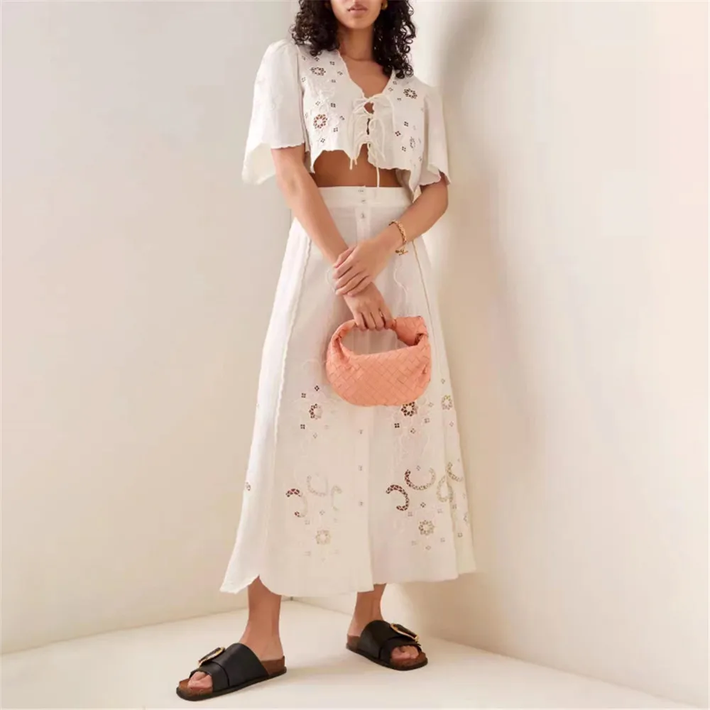 Women V-Neck Flowers Hollow Out Blouse And Skirt Lace-Up Shirt Single-Breasted Long Jupe Suit
Women V-Neck Flowers Hollow Out Blouse And Skirt Lace-Up Shirt Single-Breasted Long Jupe Suit