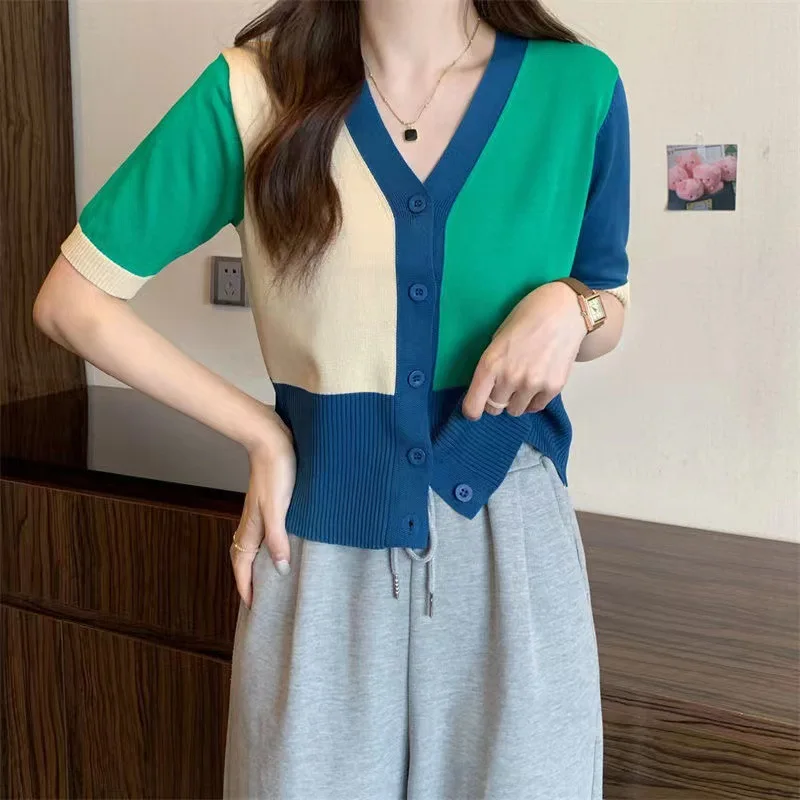 2023 Summer V-neck Single-breasted Button Cardigan Knitted Short Sleeve T-shirt Women's Shirt T-Shirts Contrast Crop Top Y2k Tee
2023 Summer V-neck Single-breasted Button Cardigan Knitted Short Sleeve T-shirt Women's Shirt T-Shirts Contrast Crop Top Y2k Tee
