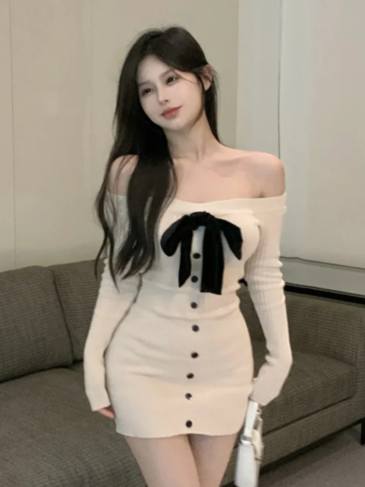 2023 Spring Fashion Casual Bowknot Sexy Off Shoulder Knitting Dress Women Korean Sweet Sheath Bodycon Mini Sweater Dress Robes 
2023 Spring Fashion Casual Bowknot Sexy Off Shoulder Knitting Dress Women Korean Sweet Sheath Bodycon Mini Sweater Dress Robes