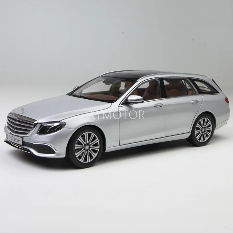 1/18 iScale For Daimler Mercedes Benz E Class Klasse E300 Diecast Car Model Toys Hobby Gifts Silver Display Ornaments Collection
1/18 iScale For Daimler Mercedes Benz E Class Klasse E300 Diecast Car Model Toys Hobby Gifts Silver Display Ornaments Collection