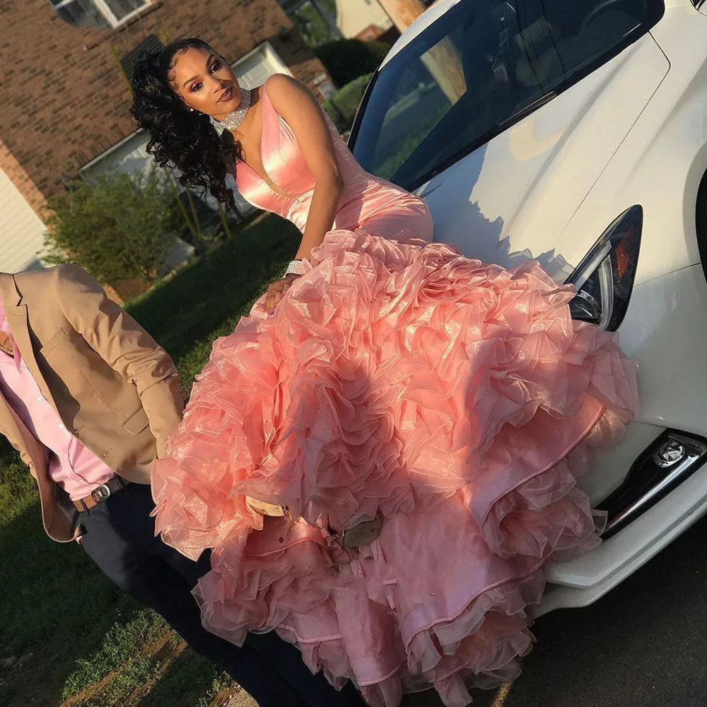 Pink Sexy V-neck Sleeveless Prom Dress Puffy Ruffles Organza Mermaid Formal Evening Gown Floor Length Custom Made
Pink Sexy V-neck Sleeveless Prom Dress Puffy Ruffles Organza Mermaid Formal Evening Gown Floor Length Custom Made