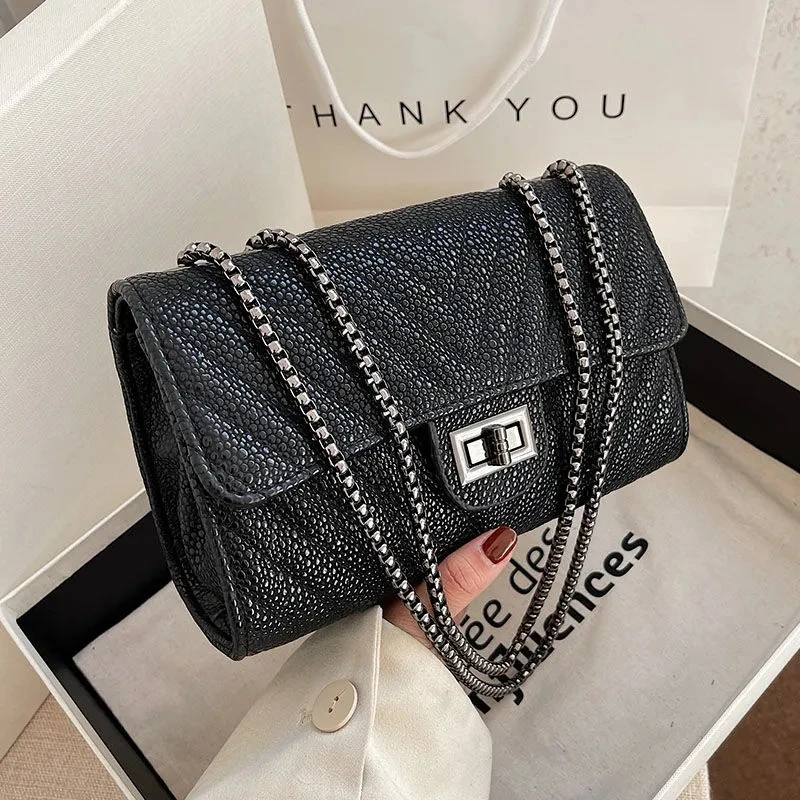 Black small square Bag Fashion shoulder bag texture Rhombic pattern chain bag for women
Black small square Bag Fashion shoulder bag texture Rhombic pattern chain bag for women