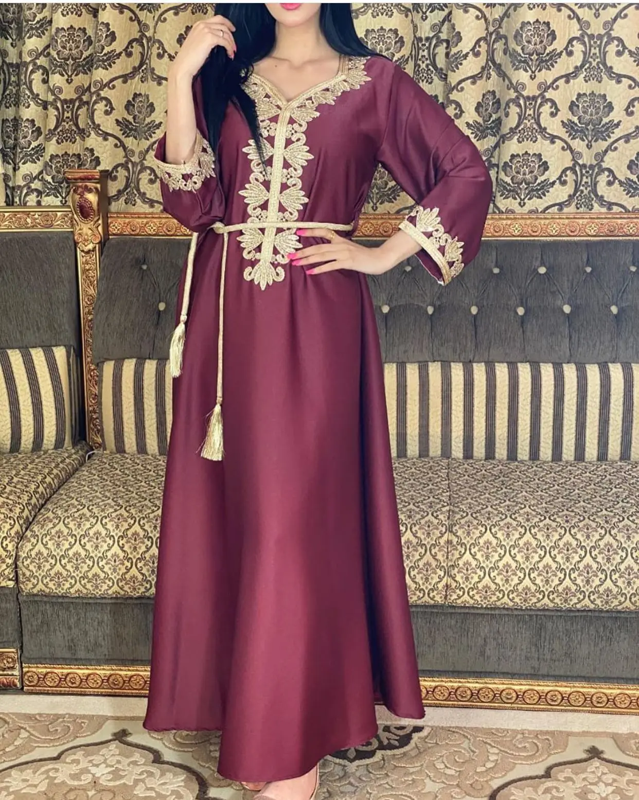Muslim Robe Embroidery Bronzing Collage Dress Middle East Women's Clothing Abaya Kaftan Long Loose Maxi Dress
Muslim Robe Embroidery Bronzing Collage Dress Middle East Women's Clothing Abaya Kaftan Long Loose Maxi Dress