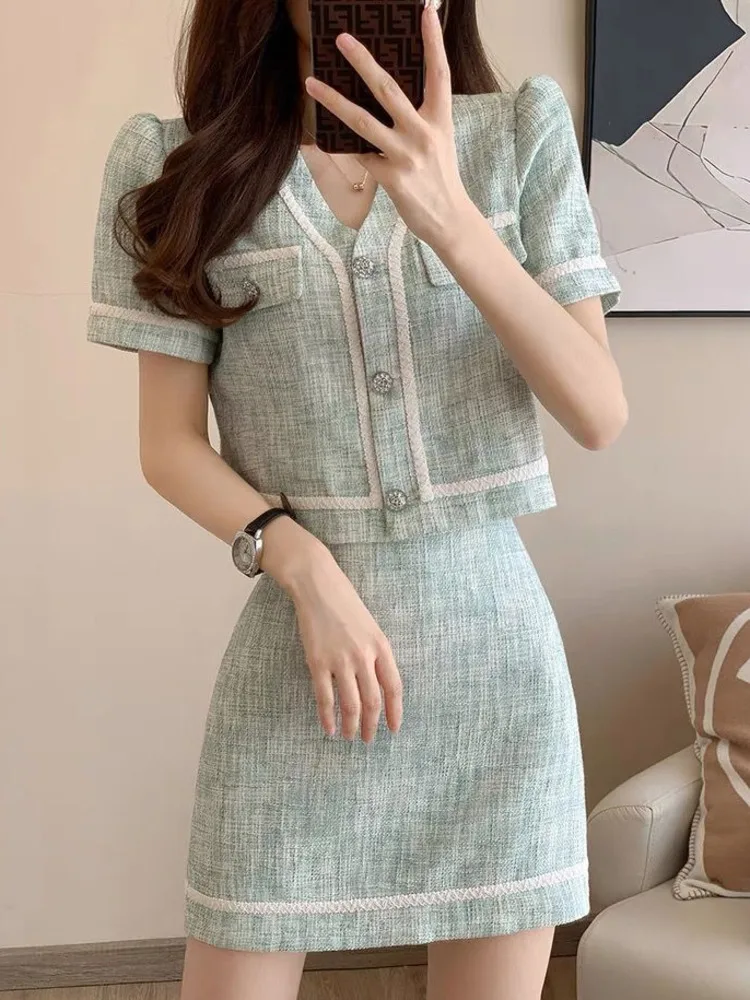 French Vintage Small Fragrance Two Piece Set Women Short Jacket Coat + Mini Skirt Sets Korean Fashion Summer 2 Piece Outfit
French Vintage Small Fragrance Two Piece Set Women Short Jacket Coat + Mini Skirt Sets Korean Fashion Summer 2 Piece Outfit