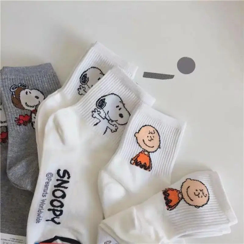 Милые носки Snoopy, женские короткие носки, летние милые весенние карикатурные носки в стиле преппи с мультяшным рисунком для девушек, белые, черные, серые
Милые носки Snoopy, женские короткие носки, летние милые весенние карикатурные носки в стиле преппи с мультяшным рисунком для девушек, белые, черные, серые